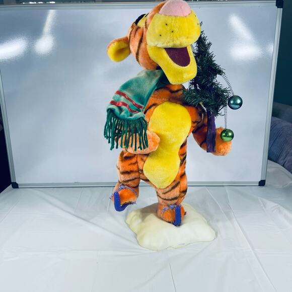 Disney Telco 1996 Tigger Animated Christmas Figure with Tree & Scarf – 24” Light - Picture 9 of 16